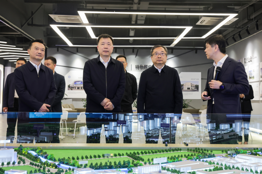 工信部总工程师谢少锋在中国（温州）数安港调研